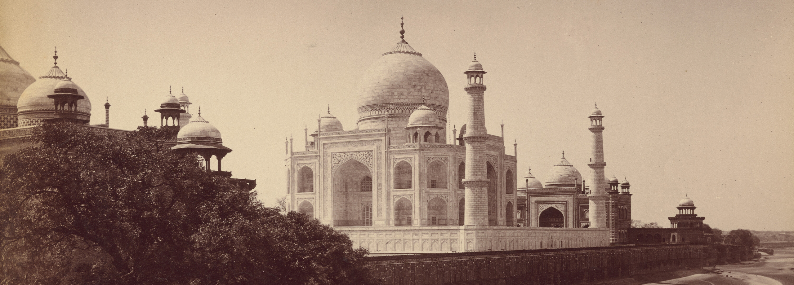 Indian Photographers Working in the Colonial Era