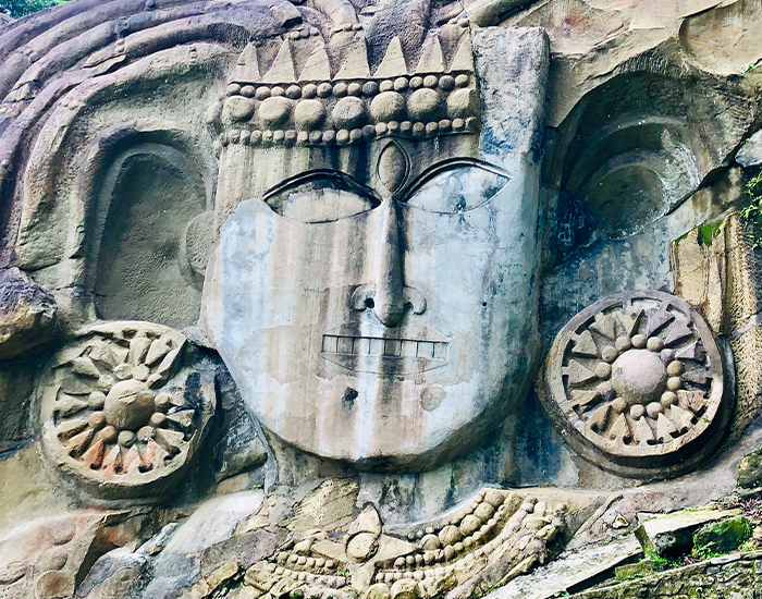 Lost Hill of Faces, Unakoti