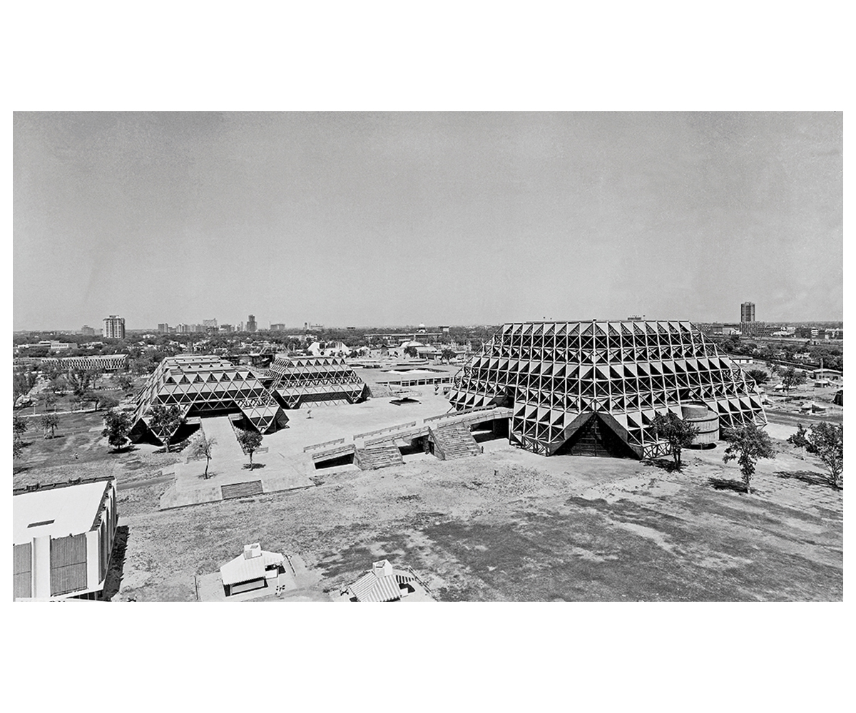 Photograph of Hall of Nations complex with the main pavilion and two of the four Halls of Industries visible