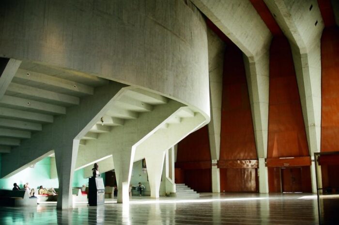 How Trade, Textiles, and Ambitious Commissions Made Modern Ahmedabad