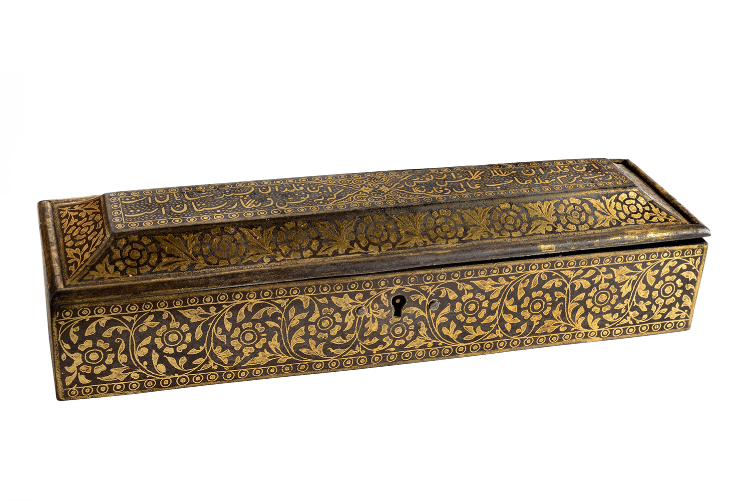 Photogrph of a 19th-century iron qalamdan or pen-case with gold koftgari and a Persian incription in Nastaliq on its top