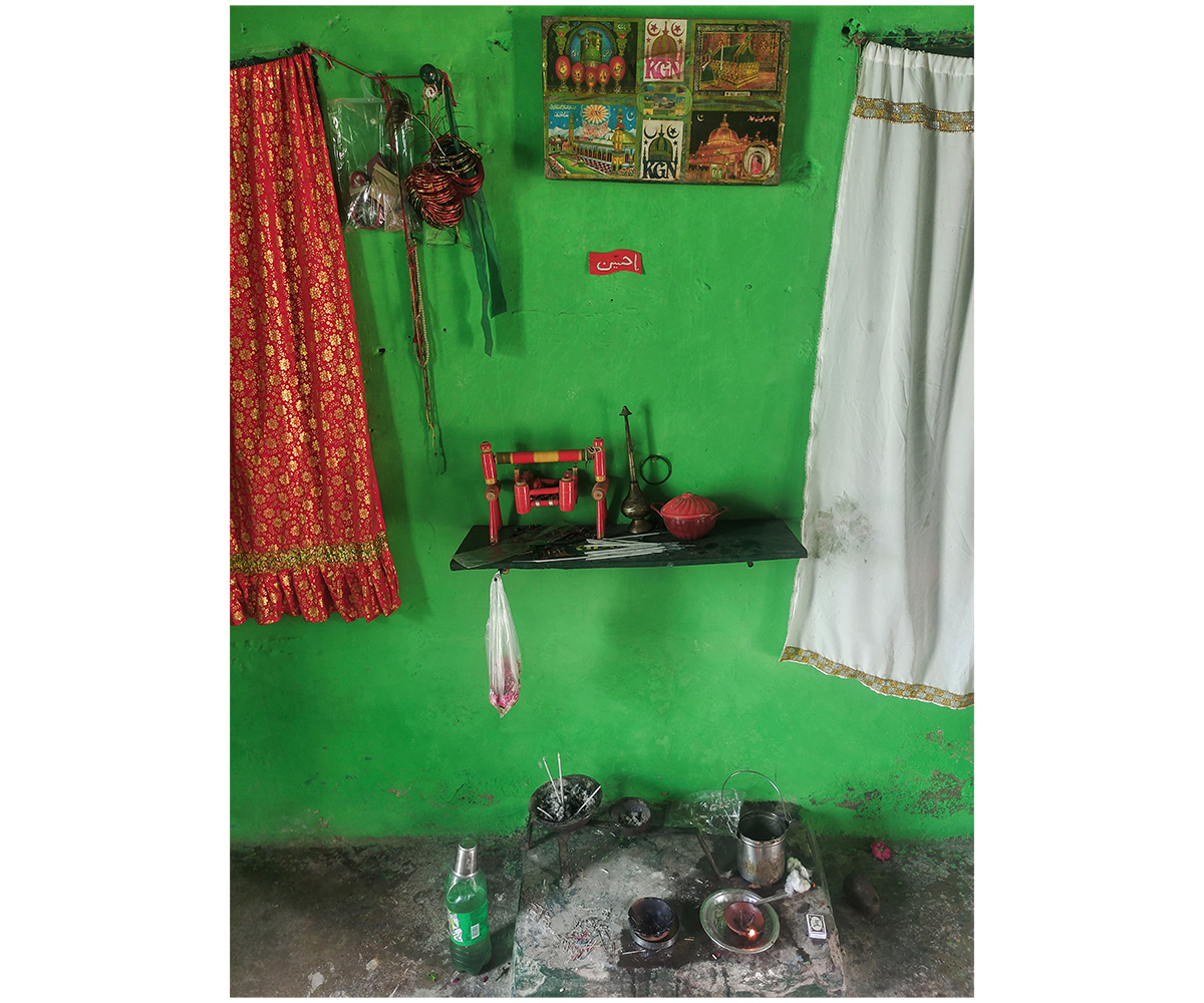 Photograph of the interior of the shrine of Bava Gor in Jamnagar, Gujarat