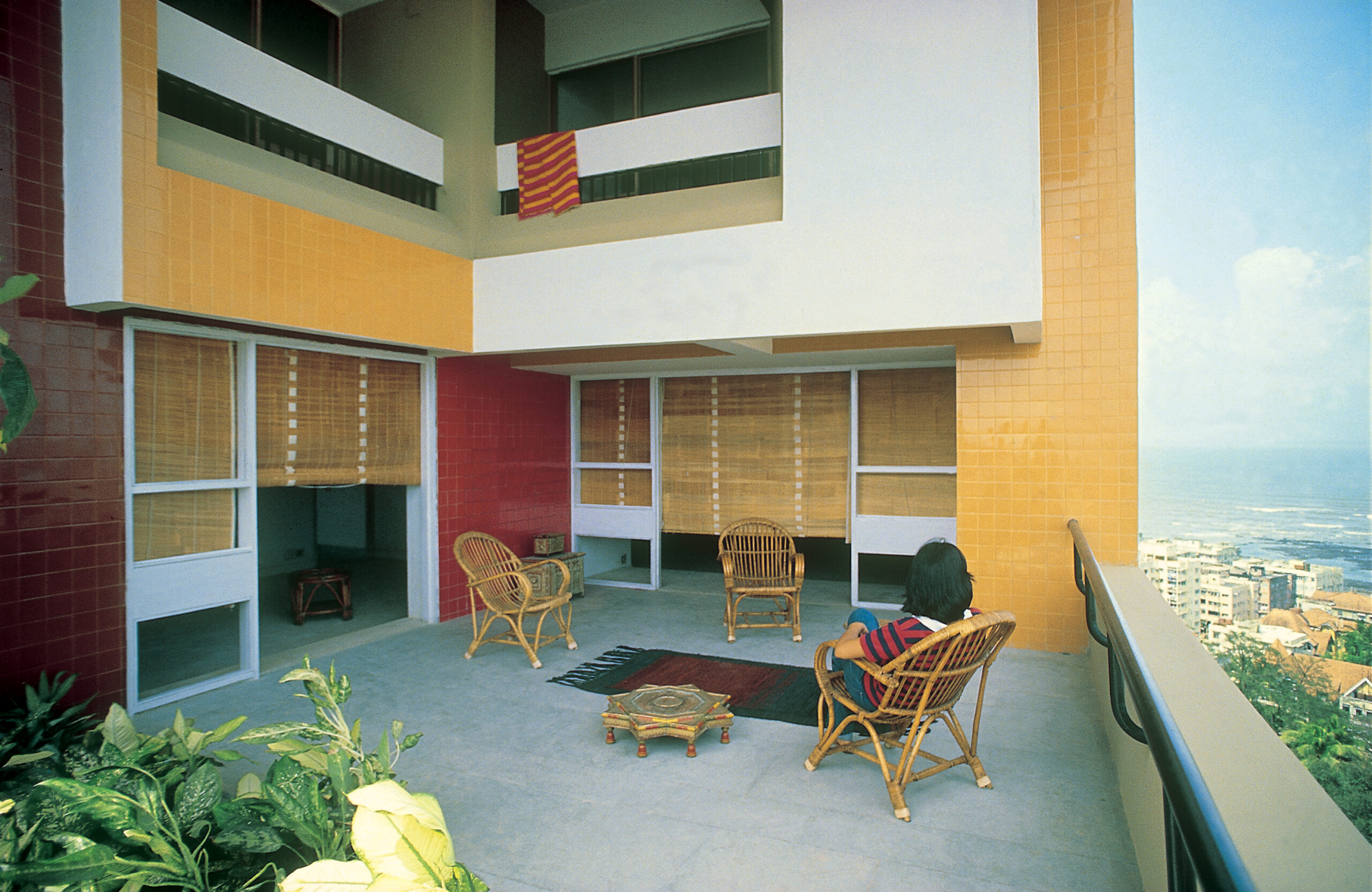 Photograph a balcony at the Kanchanjunga Apartments in Mumbai
