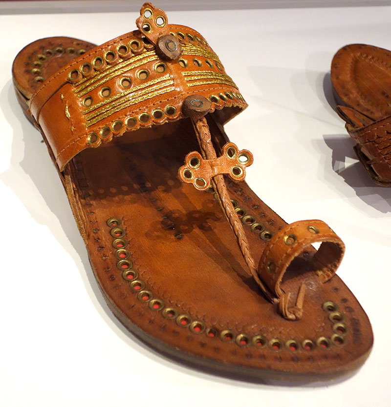 Photograph of a single pair of Kolhapuri chappal