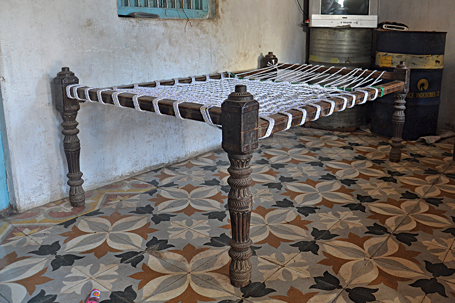 Photograph of a dholni