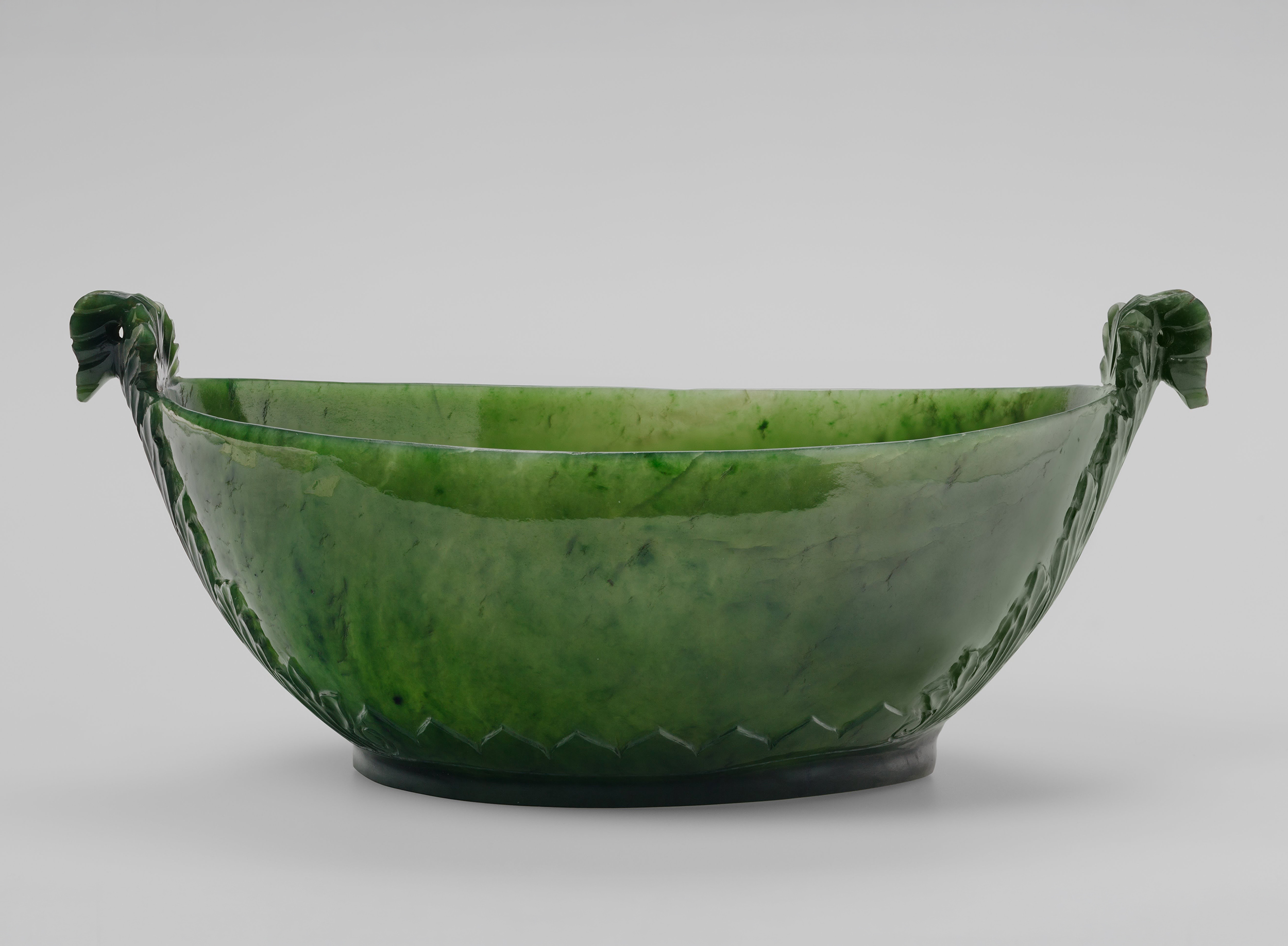 Photograph of a 17th century jade kashkul from Mughal India