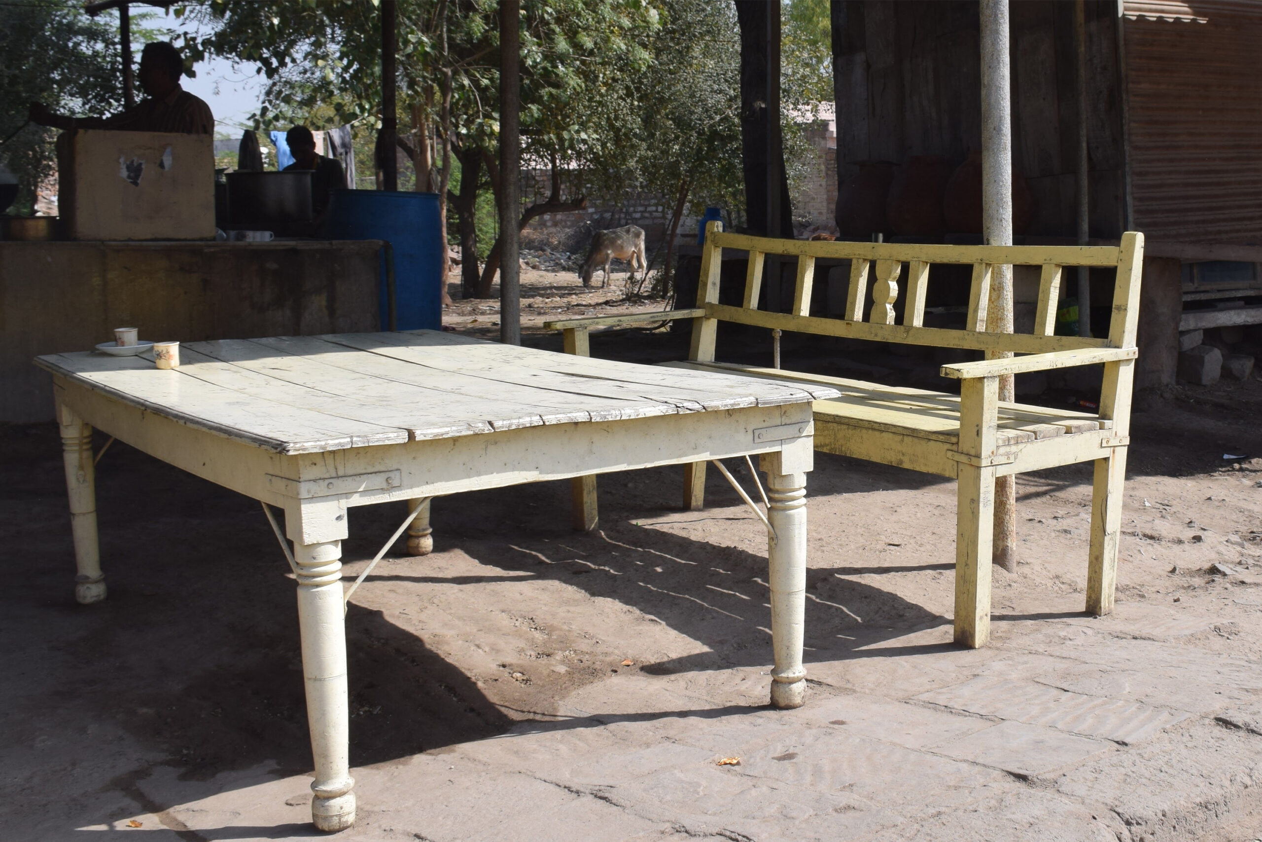 Photograph of a paata and bankdo at an eatery in Jodhpur