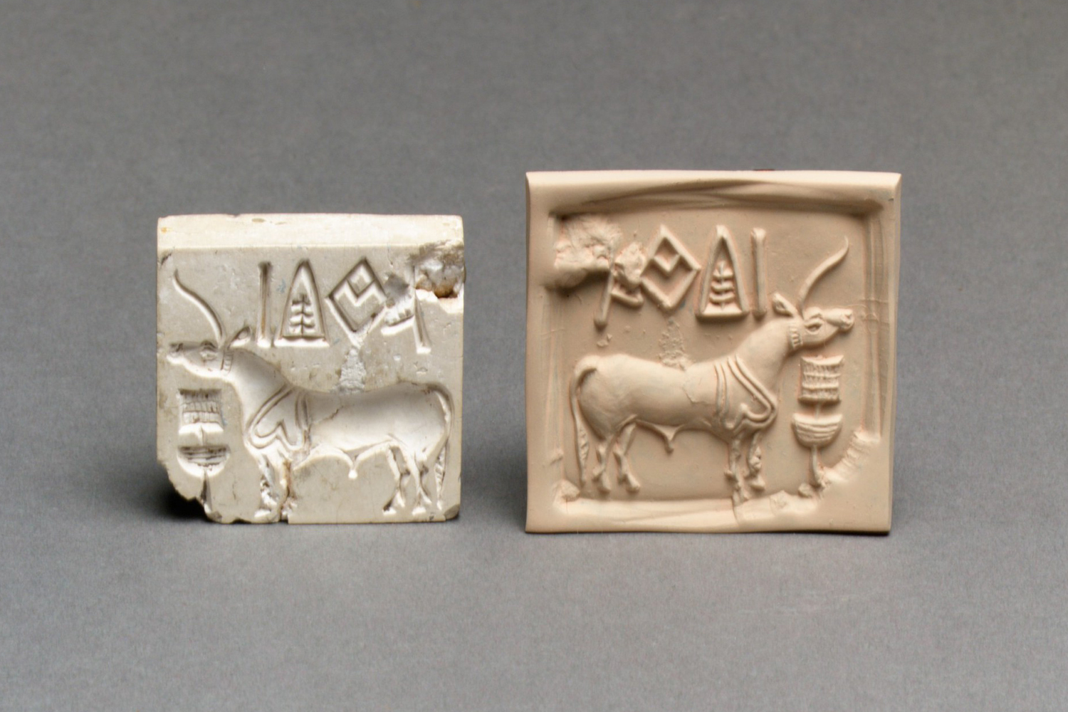 Photograph of a unicorn stamp seal and its modern impression from the Mature Harappan period
