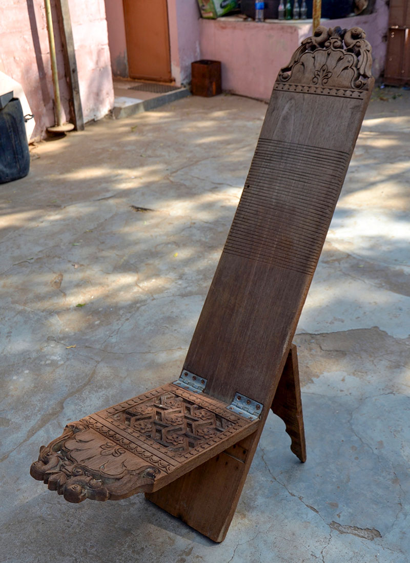 Photograph of a wooden sev ni paat