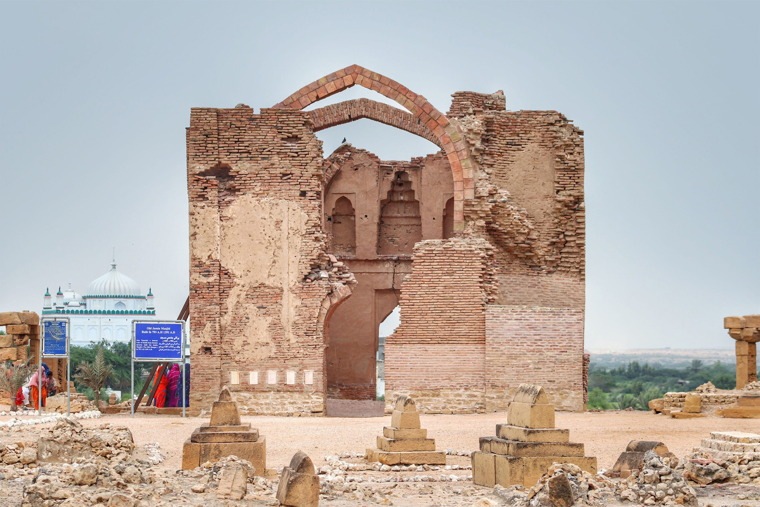 Photograph of the ruins of the Jama Masjid at the Makli Necropolis