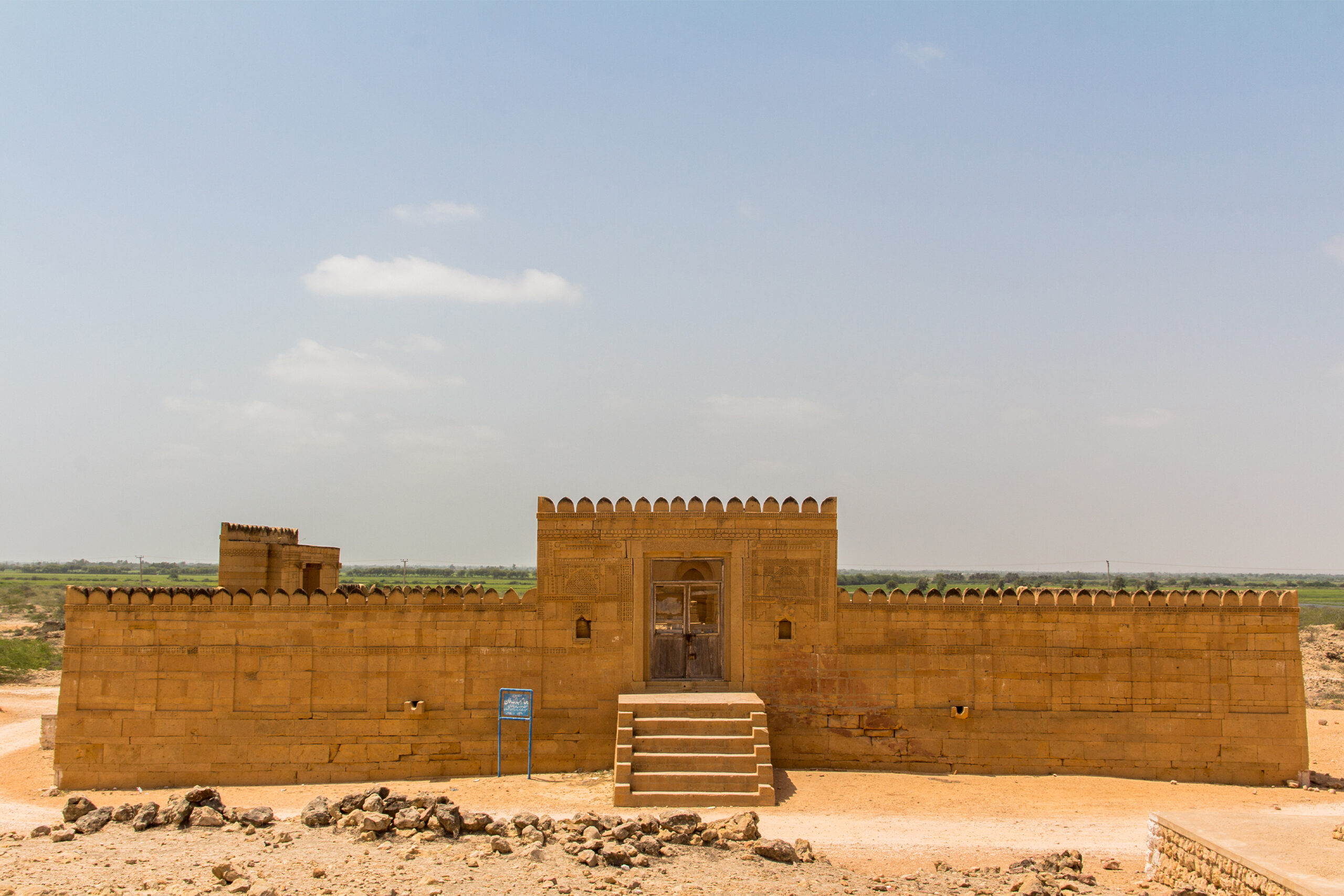 Photograph of the front facade of the tomb of Mubarak Khan at Makli Necropolis