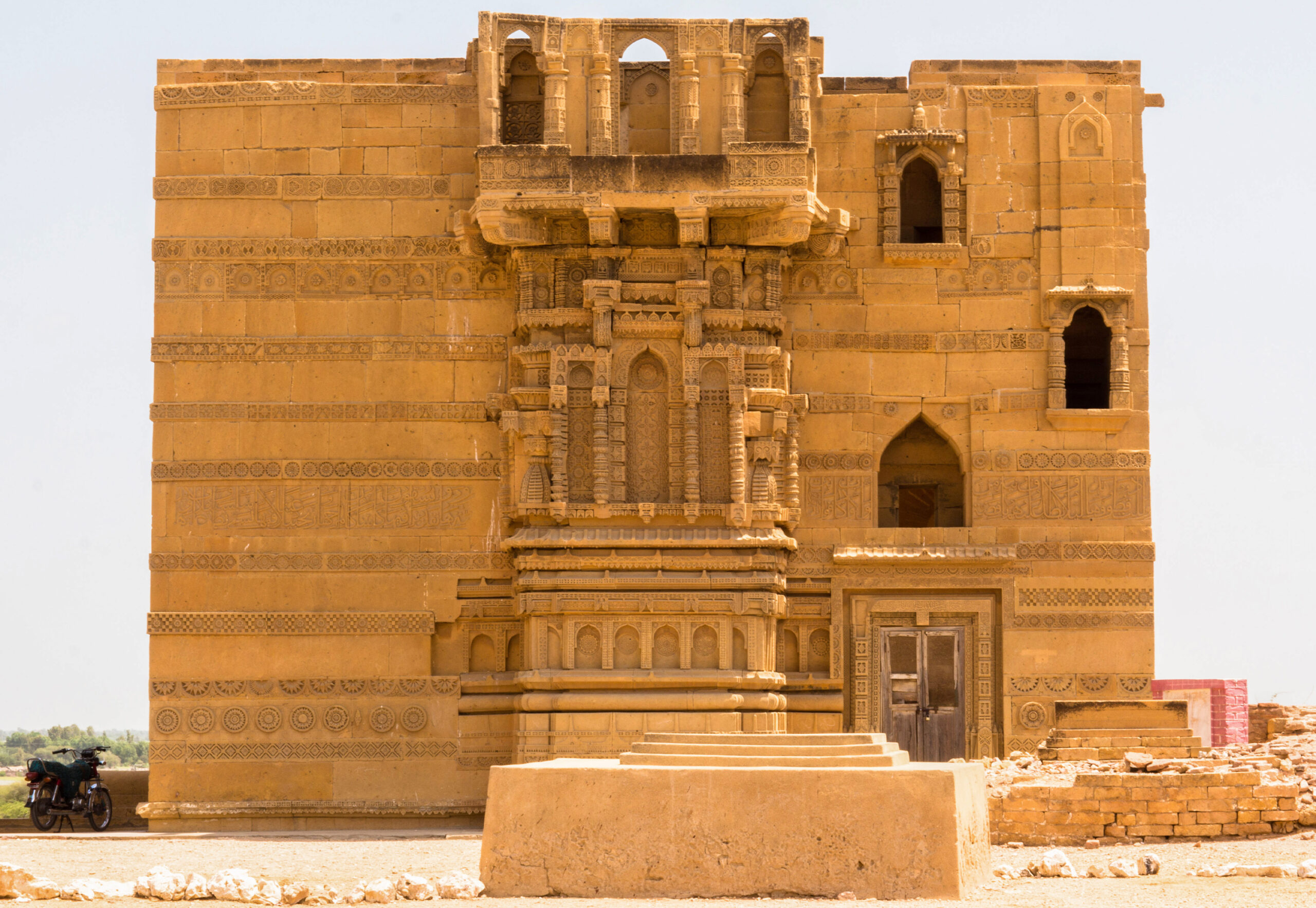 Photograph of the front facade of the tomb of Nizamuddin II at Makli Necropolis